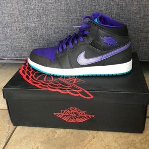 Air Jordan 1, Black & Purple